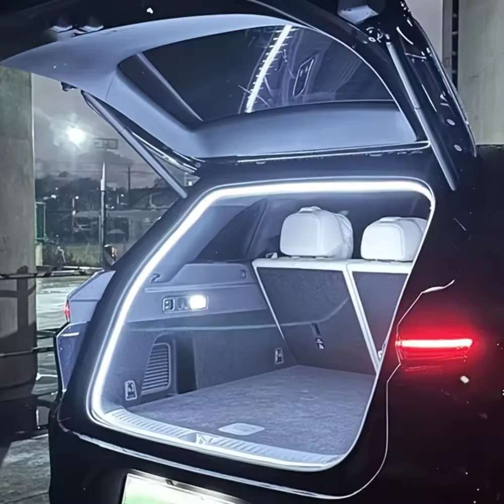 Striscia LED bagagliaio con sensore portellone